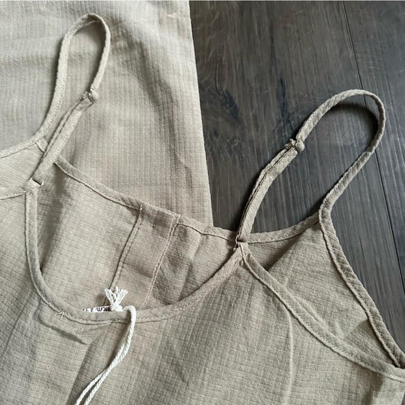 NWT Hem and Thread Easy Woven Jumpsuit - Size Medium - Picture 9 of 9